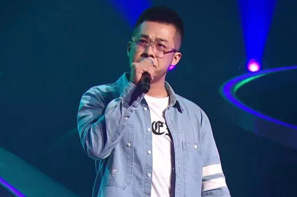 不够高却不为权折腰什么歌