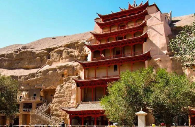 月牙泉在哪个省哪个市,旅游景点有哪些？