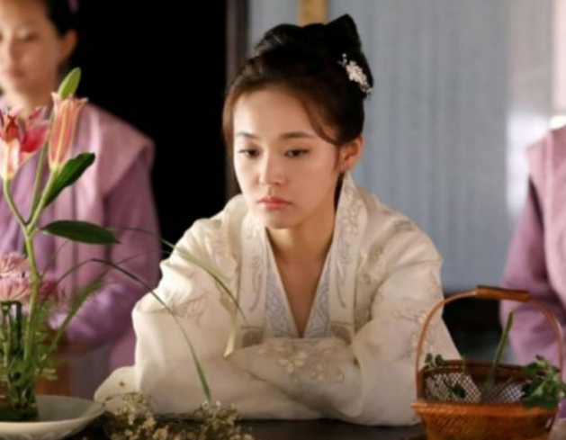 知否：明兰出嫁之前与如兰亲近，出嫁后与华兰越走越近，这究竟是为何？