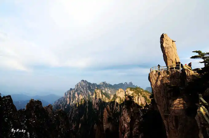 想和女朋友去黄山旅游，有什么好玩的吗？