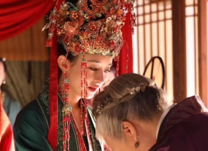 知否：明兰出嫁之前与如兰亲近，出嫁后与华兰越走越近，这究竟是为何？