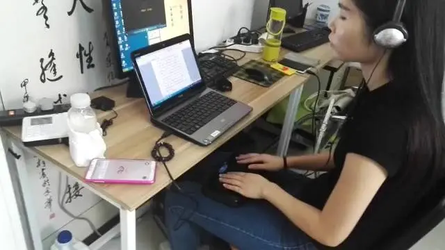 所谓的速记员究竟是如何快速打字的？