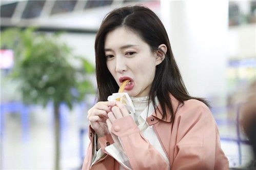 在机场吃辣条的江疏影，为什么如此的没有偶像包袱？