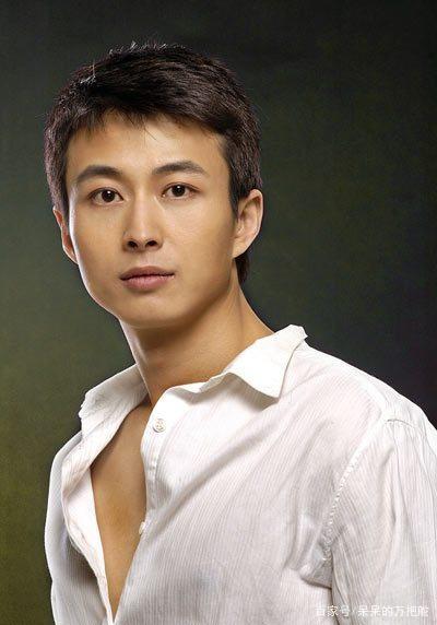 袁立被曝三婚，与两任前夫闪婚经历很狗血，离婚原因到底是什么？