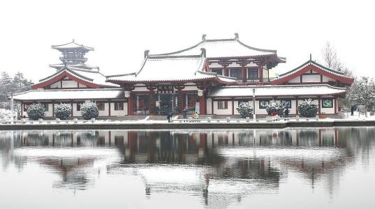 描写古城西安雪景的诗句