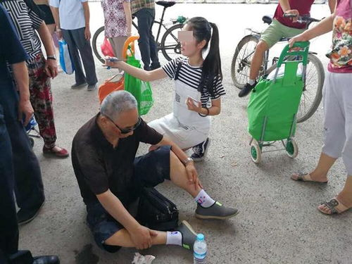 山东济南，一位老人提供两张床让考生免费午休，从老人举动中流露出了什么？
