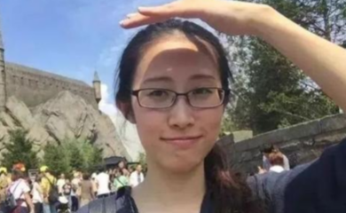 审判长当庭谴责刘鑫不感恩，其行为是否该遭到道德谴责？