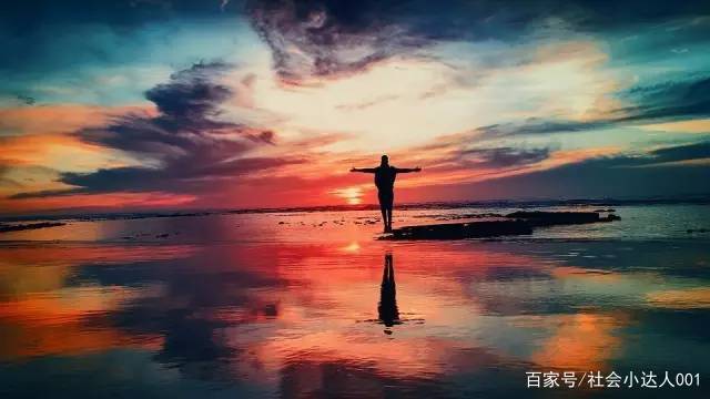 大连发生重大交通事故造成5死5伤，交通事故发生的原因是什么？