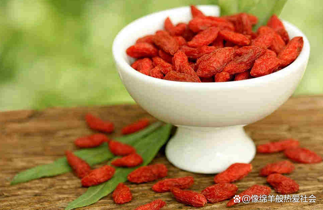俗语“男人行千里，切莫吃枸杞”是什么意思？吃了会怎么样？