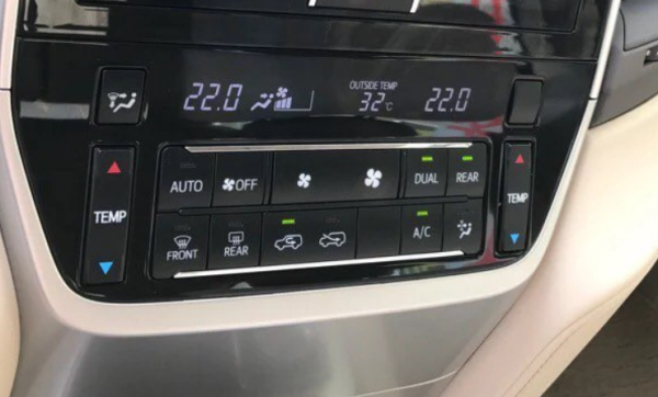rear汽车按键是什么意思