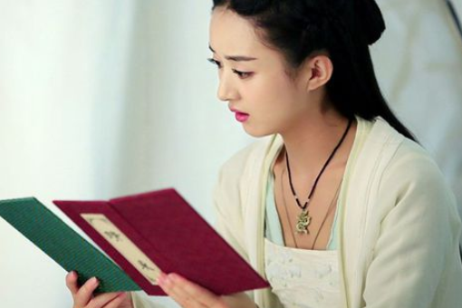 平分秋色是什么意思？