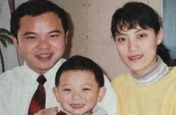 黄子韬父亲因病去世，年仅52岁，所患何病？