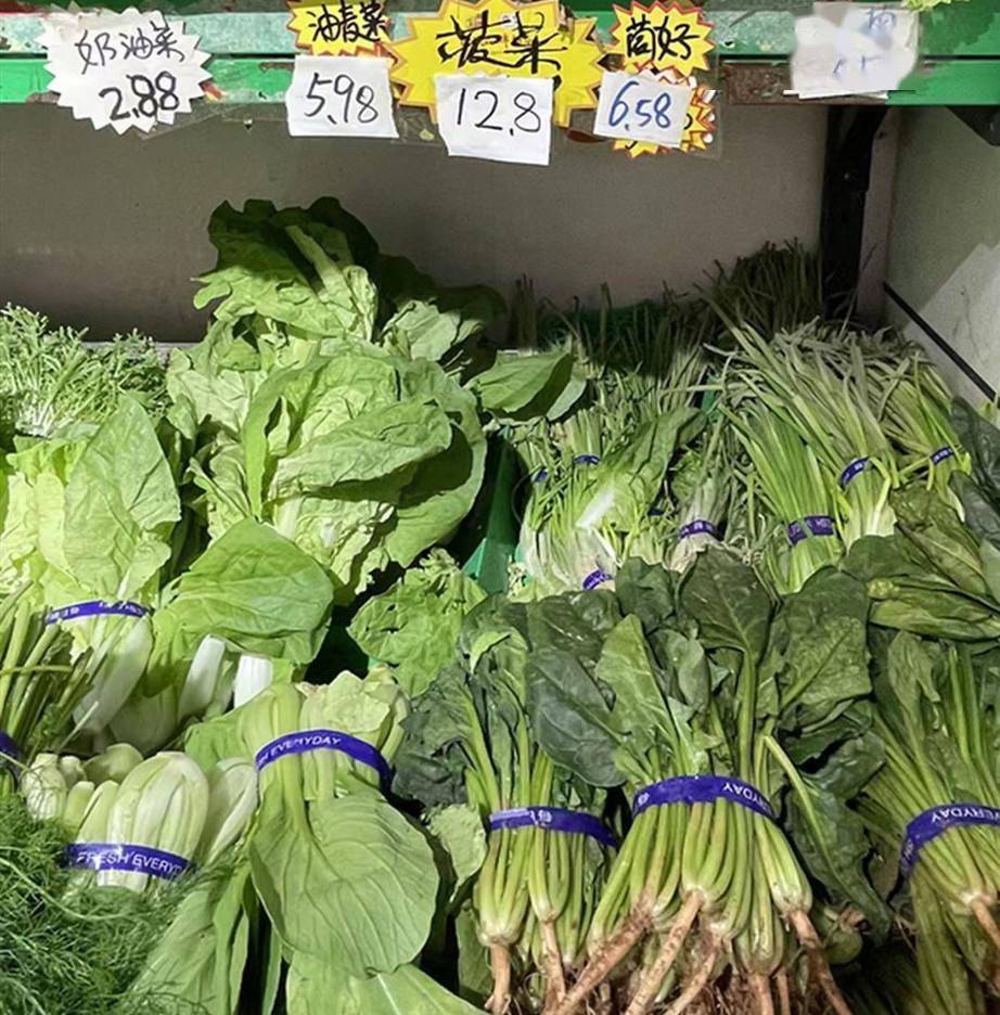 菠菜15一斤，价格比肉还贵，你如何看待这一现象？