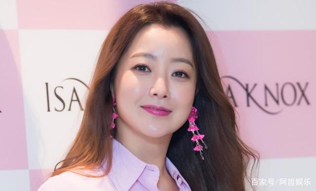 母亲是“韩国第一美女”金喜善，曾被骂长得丑，朴妍雅如今长得怎样了？