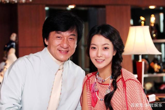 母亲是“韩国第一美女”金喜善，曾被骂长得丑，朴妍雅如今长得怎样了？