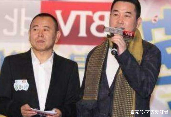 潘长江亲弟弟身高居然有一米八，还是我们的老熟人，你知道他是谁吗？