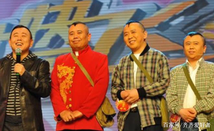 潘长江亲弟弟身高居然有一米八，还是我们的老熟人，你知道他是谁吗？