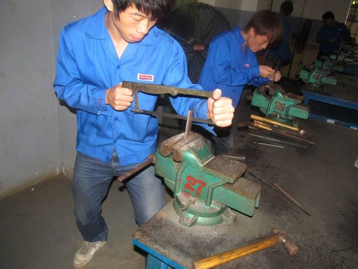 什么是钳工