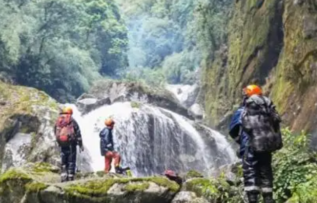 被困苍山13人只差一两公里就到坠机地，他们之后还会前去寻找吗？