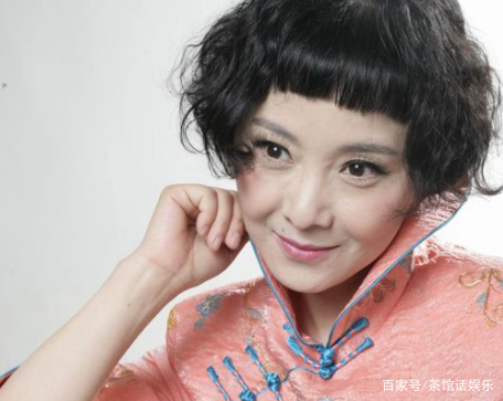 著名音乐人苏越狱中离世，替夫还债的妻子安雯如今过得怎么样？