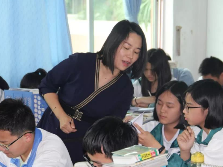 大家说下，现在考天津的编制老师容易么？