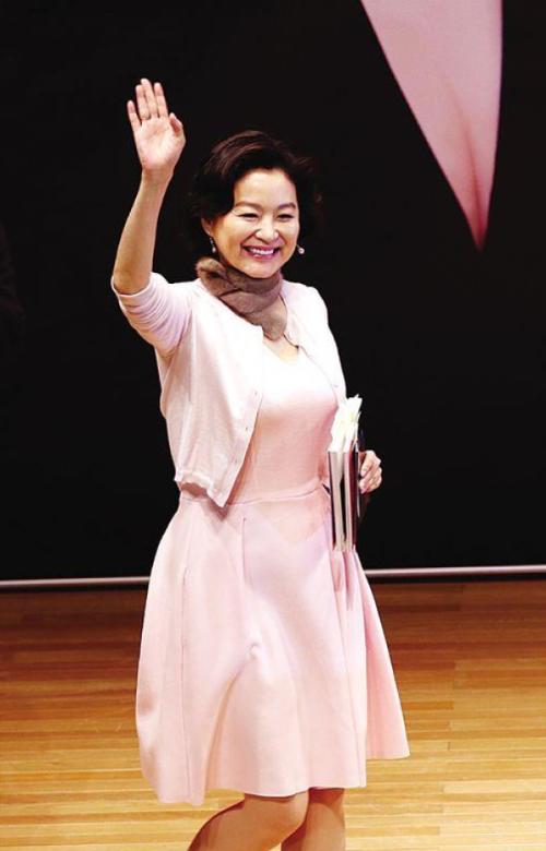 胡慧中和林青霞为什么长得那么像啊？