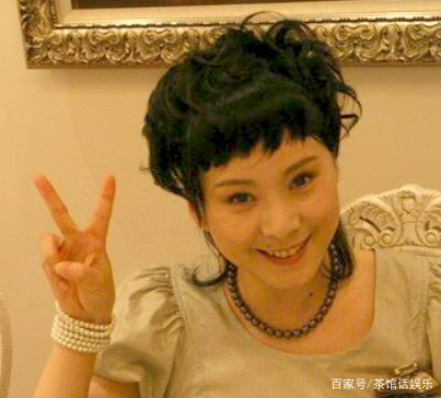著名音乐人苏越狱中离世，替夫还债的妻子安雯如今过得怎么样？