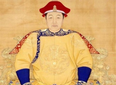 康熙皇帝的父亲那句永不加赋是什么意思？