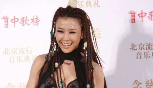 我不是黄蓉，我不会武功，昔日火遍大江南北的王蓉，为何如今沦为透明了？