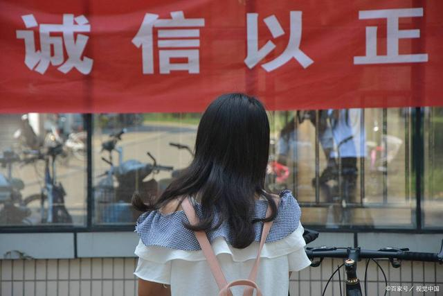 大学英语四级考试一般会在哪个时间段进行？原因是什么？