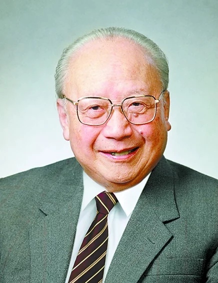 钱伟长的论文不必任何参考文献，钱伟长是什么人？