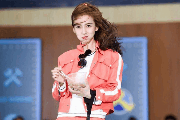 奔跑吧导演清空微博，导演为什么这么做？