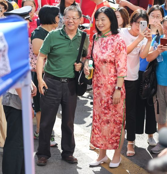 高考家长穿旗袍送考有什么寓意？