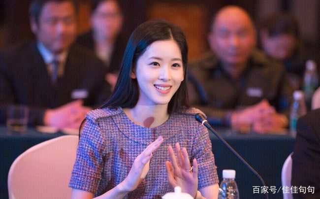 王思聪公开评论奶茶妹妹靠长相傍大款，他是怎么评价章泽天的？