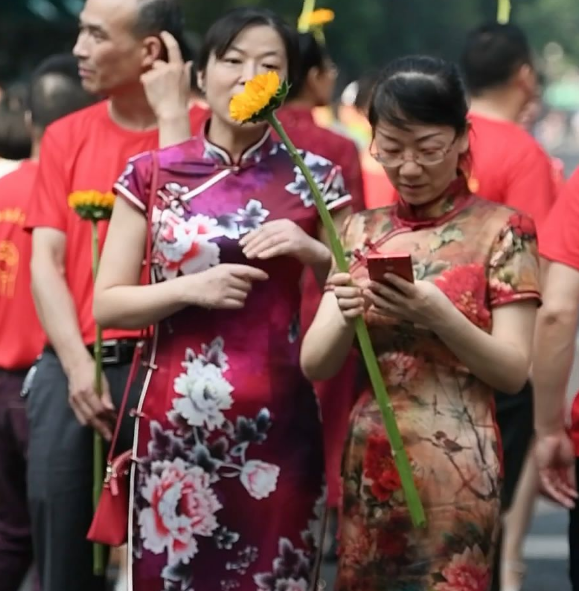 高考家长穿旗袍送考有什么寓意？