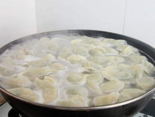 煮饺子用冷水还是热水？