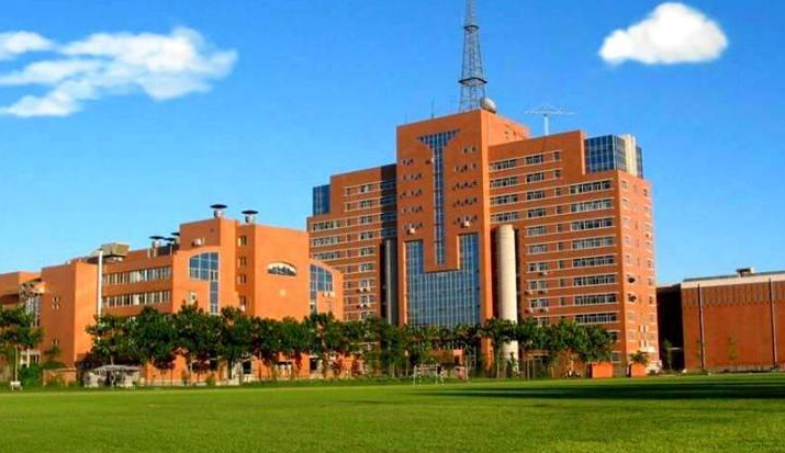 北京电子科技学院到底怎么样？录取分？学校好近吗？怎么听说不用高考就能进去？是不是一所真实的大学？