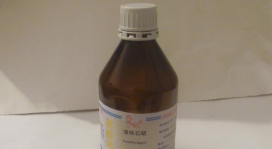 液体石蜡的沸点是多少？闪点什么意思？加热蒸发快不啦？