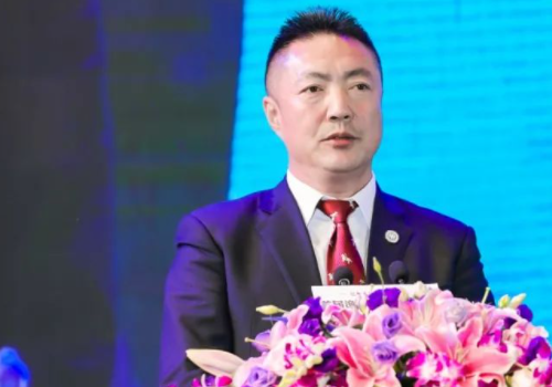 魏世凯根魏洋是一个人吗？