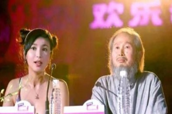 李壮平父女共同创作的东方女神·山鬼系列油画，你怎么看？