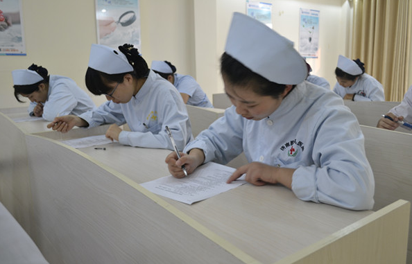 报考护师的条件