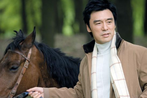 演员章小蕙跟钟镇涛维持了12年的婚姻后,为何会离婚?