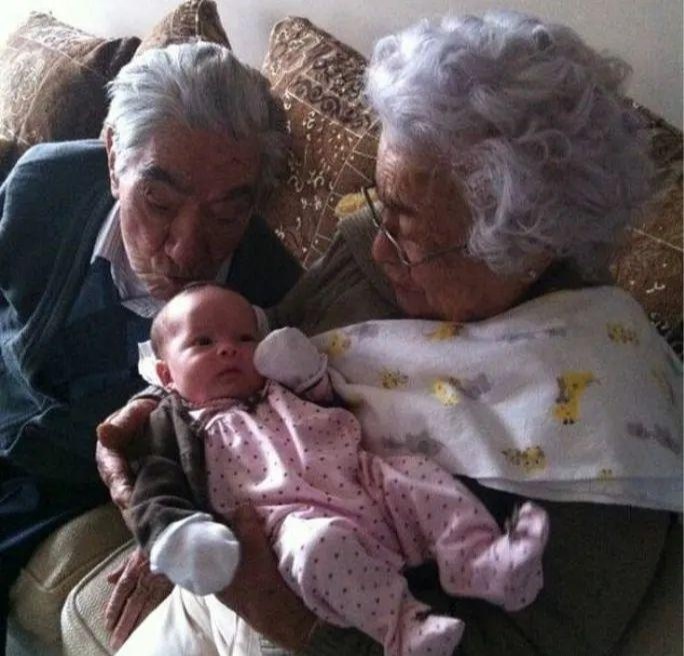 世界结婚最久夫妻,他们现在的婚姻状况如何?