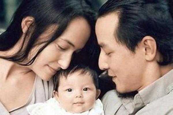 吴彦祖为老婆庆生,他们之间的感情如何?