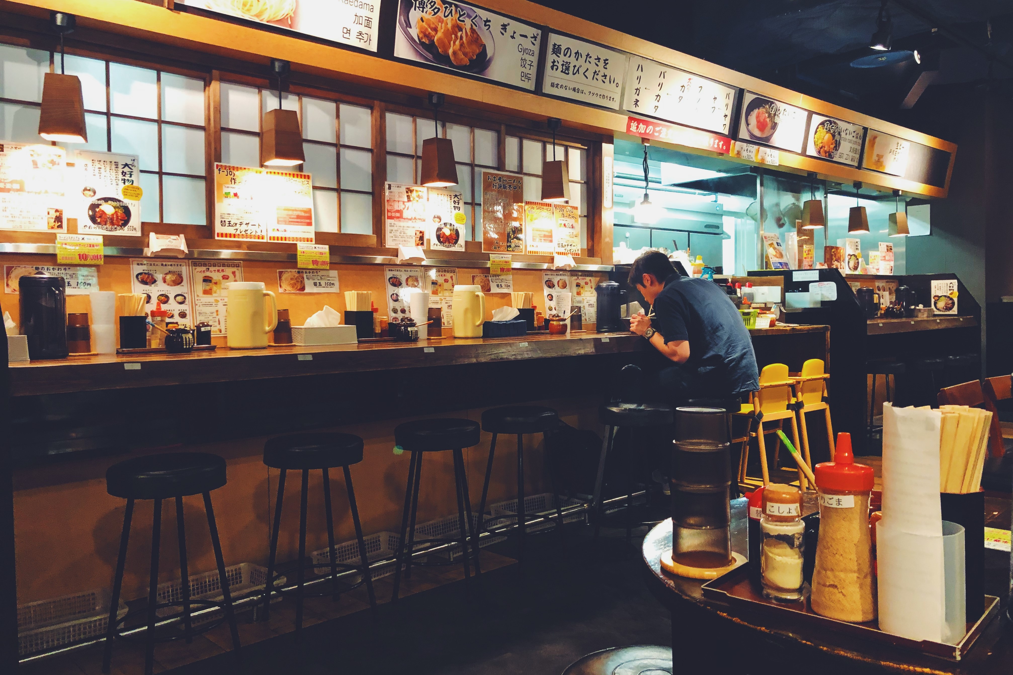 日本拉面店倒闭数量或创历史新高,这对当地有何影响?